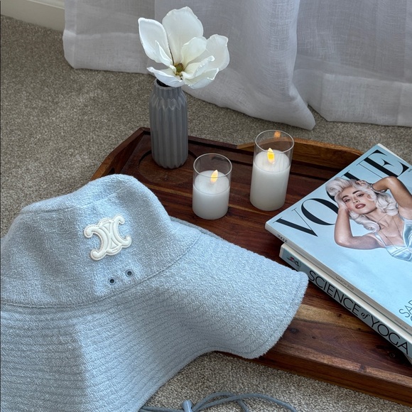 CELINE Triomphe wide brim hat, adjustable draw string in baby blue
Never worn. - Picture 4 of 14